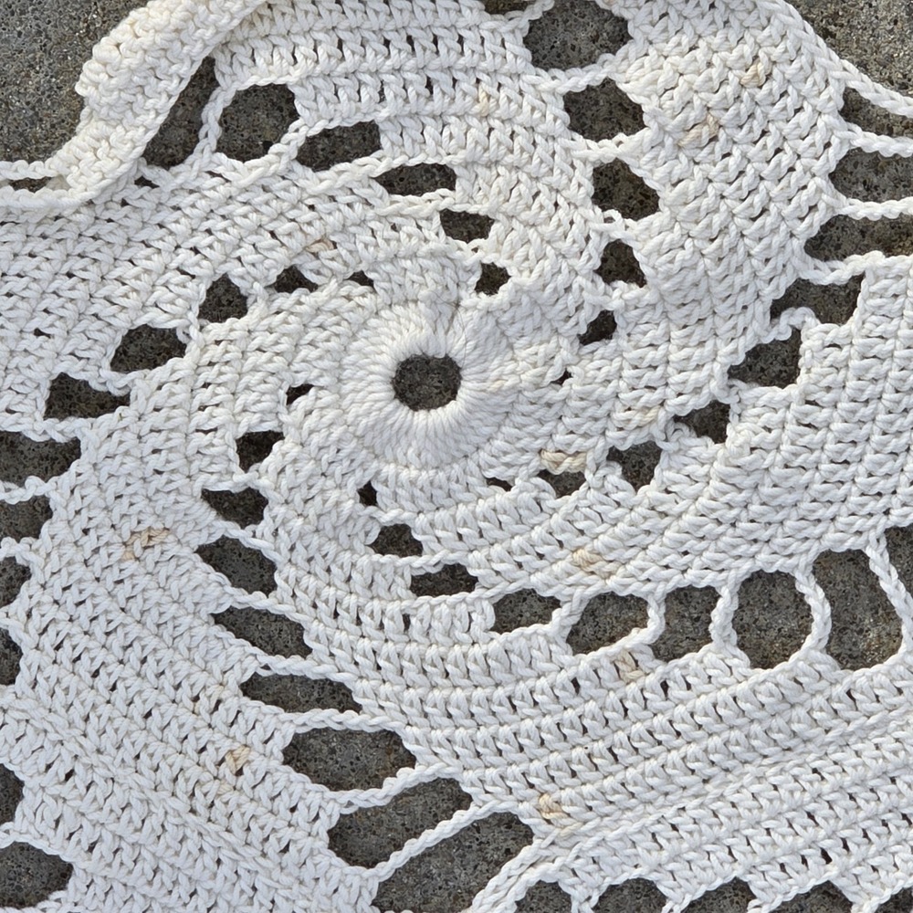 VTG Handmade Crochet Lace Bedspread Spiral Pinwheel Cottagecore 76x86 Full Queen - Picture 10 of 16